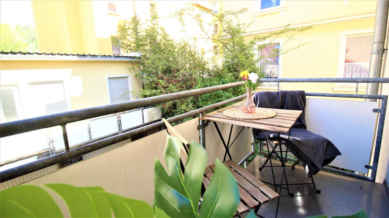 Homie Stay Schiestlstrasse - Moderne Altbauapartments, Nahe Stadtzentrum & Weinberge Вюрцбург Екстер'єр фото